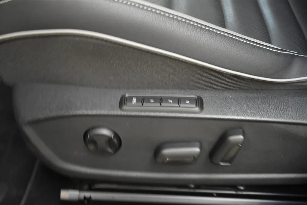 Volkswagen Golf 1.5 eHybrid GTE | Panoramadak | 360° Camera | Navigatie