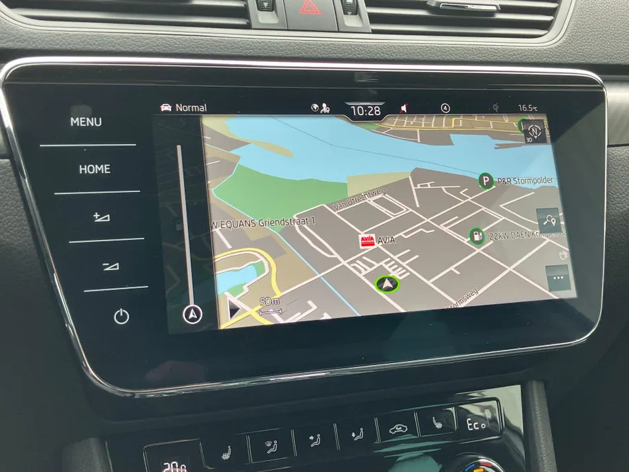Škoda Superb Combi 1.4TSI 160kW/218PK iV Sportline DSG · Panoramadak · Trekhaak · 360°Camera + Parkeersensoren · Apple/Android Car Play ·