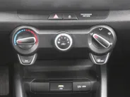 Kia Stonic 1.0 T-GDi MHEV DynamicLine | Camera | LED | Apple Carplay/Android Auto | Airco | Cruise | 15" LM |