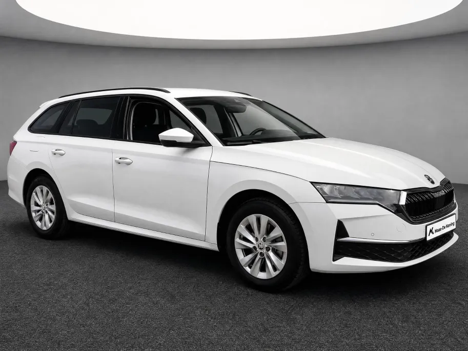 Škoda Octavia Combi 1.5TSI/115PK FL Selection · Apple/Android Car Play · Parkeersensoren · Stoelverwarming · Garantie t/m 04-12-2028 of 120000km.