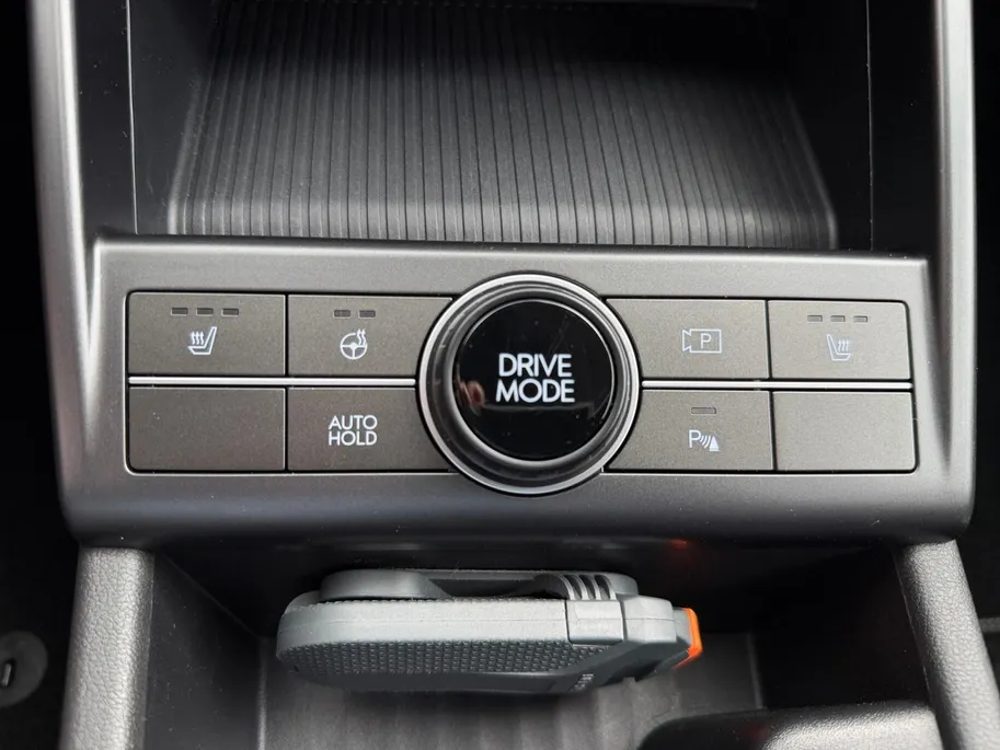Hyundai Kona 1.6 GDI HEV Comfort Smart | Navigatie| Stoel/Stuurverwarming| Elektrische achterklep| Achteruitrijcamera| Parkeersensoren v+a |