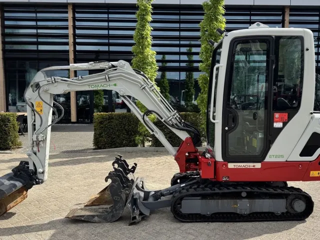 Takeuchi Tomach ET225