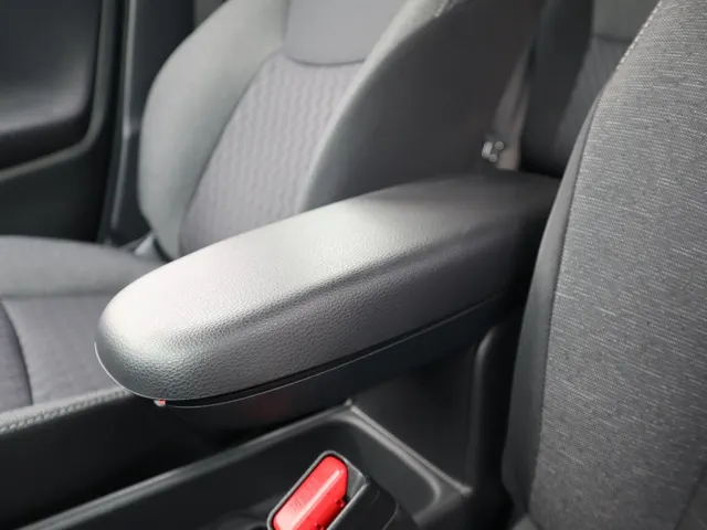 Toyota Yaris 1.5 Hybrid Dynamic Limited | Stoelverwarming | Keyless | 17 inch | All Seasons
