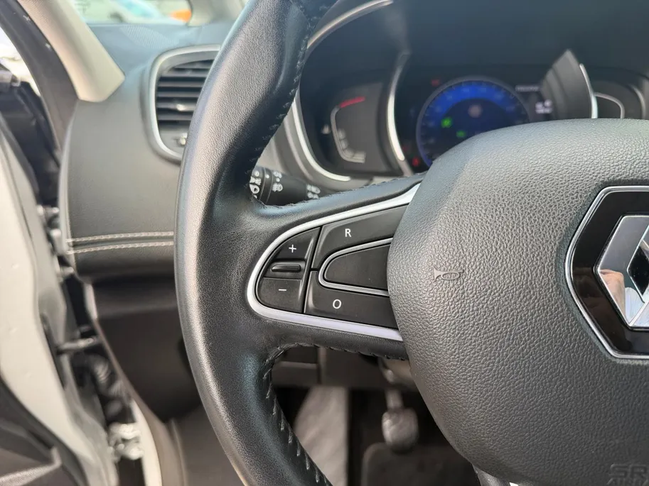 Renault Scénic 1.3 TCe Intens | Trekhaak | Camera | Bluetooth | Navigatie | Parkeersensoren | Dodehoek Detectie | Cruise & Climate Control | 12 Maanden BOVAG Garantie