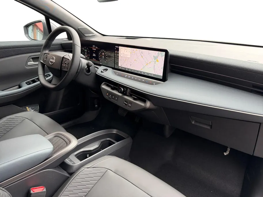 Nissan Leaf Evolve 52 kWh | NISSAN MORE 10 JAAR GARANTIE | 451 KM WLTP | 2500 EURO INRUILPREMIE + 2500 KORTING  | SNEL RIJDEN | BOSE | RONDOM CAMERA | CARPLAY |