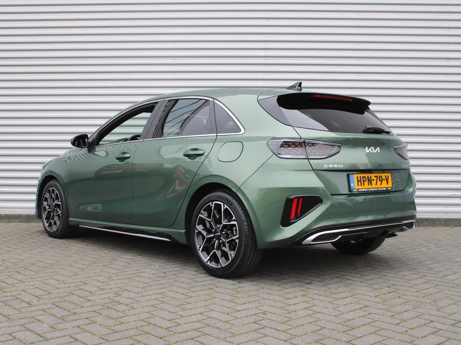 Kia Ceed 1.5 T-GDi GT-Line | Stuur-/stoelverwarming | Schuifdak | Cruise adapt. | Camera | 17' LM | LED | Dodehoek sensor | Draadloze lader |