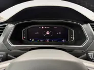 Volkswagen Tiguan 1.4 TSI HYBRIDE, | Metallic | LM velgen | NU Rijklaarprijs! Incl.12 Maanden, APK, Onderhoudsbeurt etc! Premiumpakket gratis!