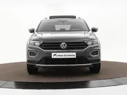 Volkswagen T-Roc 1.5 TSI 150pk Sport Business R · Panoramadak · Camera · Standkachel · Stoelverwarming · Navigatie · 19' Velgen · Elek. Inklapbare Spiegels ·