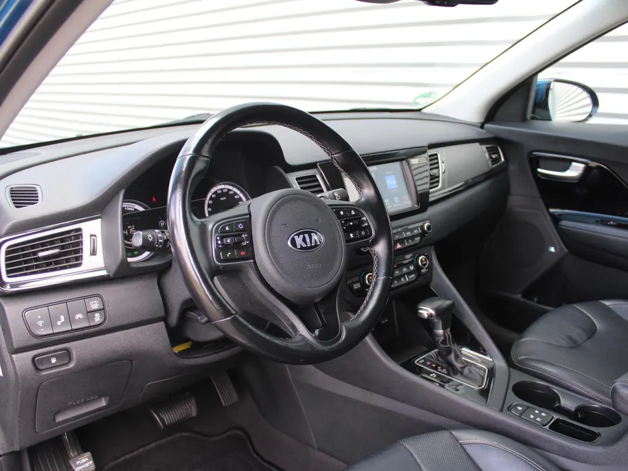 Kia Niro 1.6 GDi Hybrid ExecutiveLine | Trekhaak | Stuur-/stoelverwarming + ventilatie | Camera | Cruise adapt. | 18' LM | Leer | JBL audio |