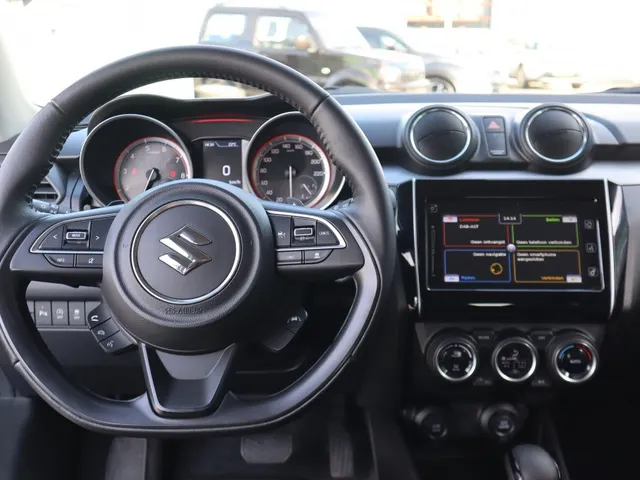 Suzuki Swift 1.2 Style Hybrid Automaat | Carplay | Keyless | AdaptiveCruise | AllSeasons