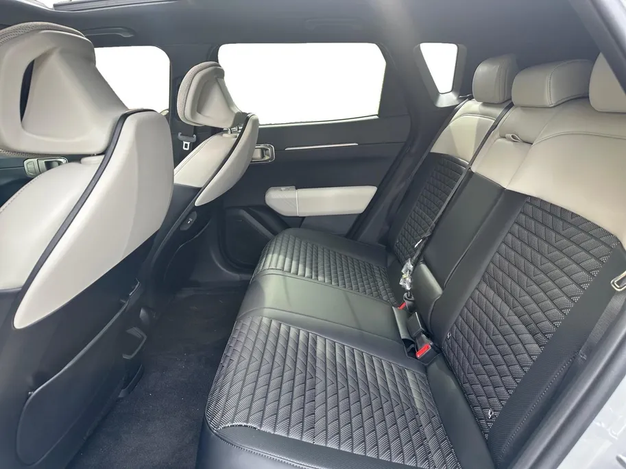 Kia EV4 GT-Line 81.4 kWh | Panorama schuif/kanteldak | LED-Matrix | Harman Kardon | wireless carplay | Fabrieksgarantie | NAP