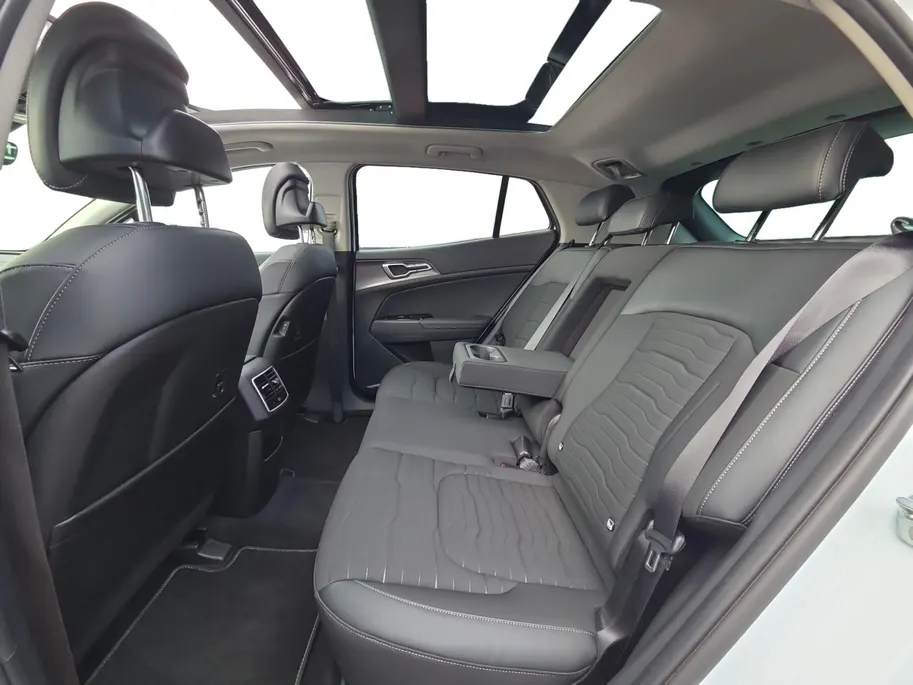 Kia Sportage 1.6 T-GDi Plug-in Hybrid AWD GT-PlusLine Meest luxe uitvoering | Accu 100% | Panoramadak | Cruise Control Adaptief | Stoelverwarming voor en achter | Carplay & Android |