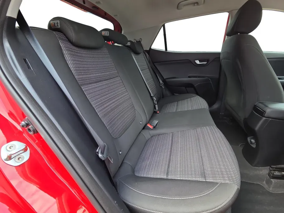 Kia Stonic 1.0 T-GDi DynamicPlusLine 120 PK | Navi | Hoge zit| Trekhaak | Apple CarPlay & Android Auto | Cruise Control | Camera | Two-tone metallic lak | NAP