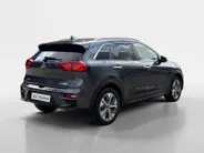 Kia e-Niro ExecutiveLine 64 kWh | Warmtepomp | Memory seats | Stoelverwarming- en ventilatie | JBL audio-installatie | Glazen schuif-/kanteldak | Dodehoekassistentie | Parkeersensoren voor- en achter | Apple/Android Carplay