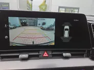 Kia Sportage 1.6 T-GDi Hybrid Dark Edition | Camera | Carplay | Cruise Control Adaptief | Stoelverwarming voor en achter | Full Option |Trekhaak| Fabrieksgarantie t/m 5-2031 |