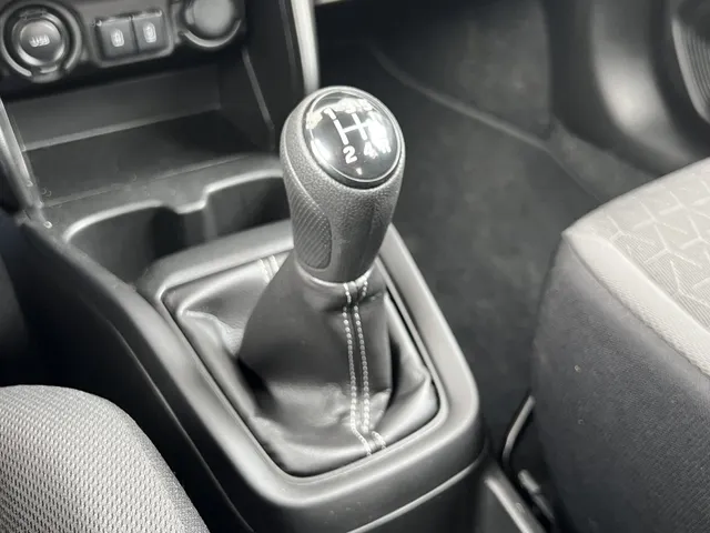 Suzuki Swift 1.2 Select Smart Hybrid | Demonstratievoertuig | Apple Carplay & Android Auto | 16' LM Velgen | Airco | Adaptieve Cruise Control