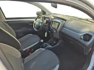 Toyota Aygo 1.0 VVT-i x-play | Airco | Bluetooth | Camera | 5 deurs | Zwart dak |