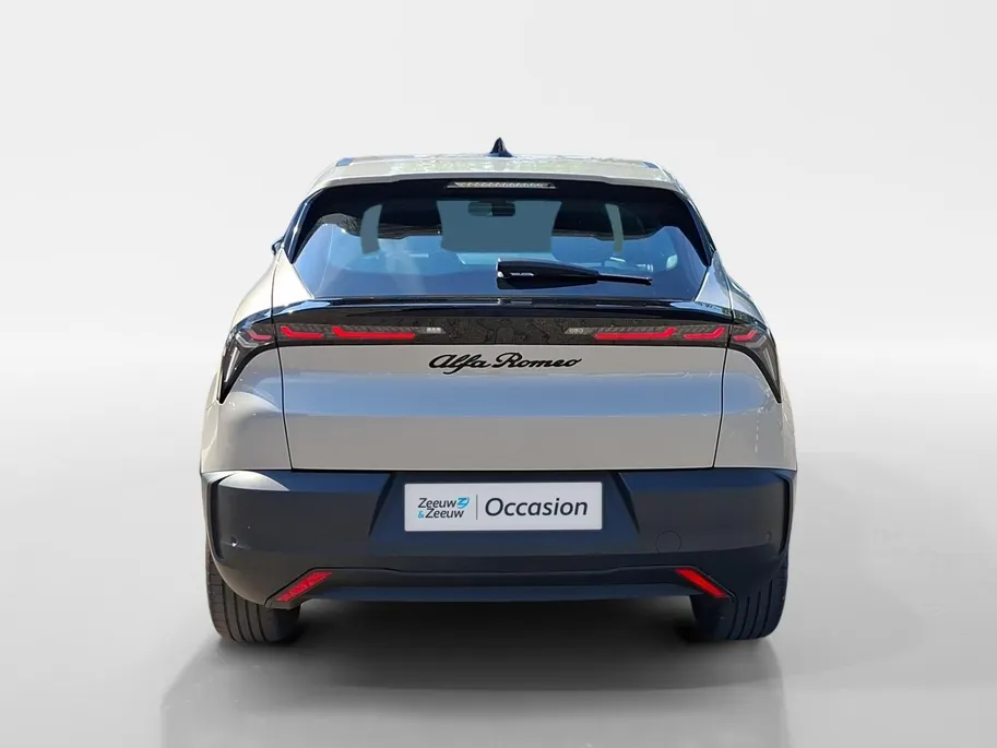 Alfa Romeo Junior Elettrica 54 kWh | 1e Eigenaar | 96% SOH | Park assist | Climate Control |Adapt. Cruise control | Apple Carplay & Android auto | Fabrieksgarantie! |