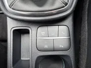 Ford Fiesta 1.0 EcoBoost Hybrid Vignale | Dealer onderhouden | NL auto | Adapt. cruise control | Pano dak | BLIS | Winter pack | Parkeersensoren voor en achter | Achteruitrijcamera | 17' lichtmetalen velgen | Bovag garantie |