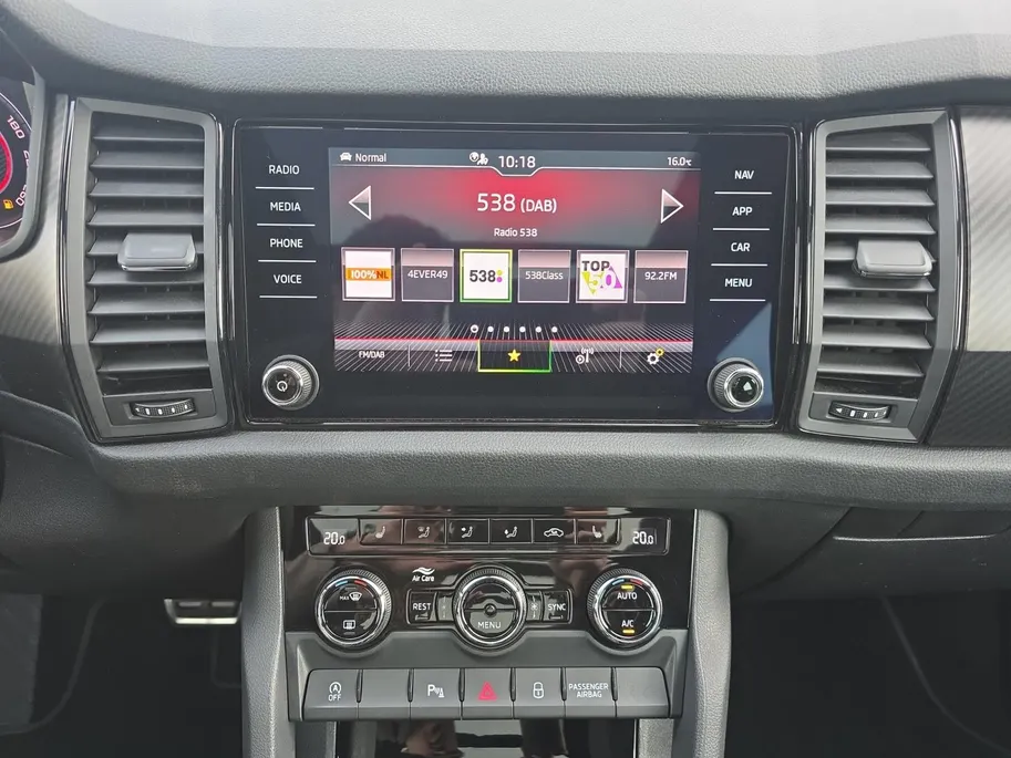 Škoda Kodiaq 1.5 TSI Sportline Business 7p. | Goed onderhouden! | Panoramadak | Trekhaak | Achteruitrijcamera | Elektr. Stoelen | 20'' velgen | 12 maanden garantie