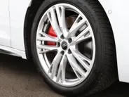 Audi A5 Avant 2.0 367pk S-tronic e-hybrid quattro S edition · 360 Camera · Wegklapbare Trekhaak · Bang & Olufsen Audio · Bijrijder Display · Zwart Optiek · 19'' Inch · Garantie t/m 26-07-2030 of 100.000