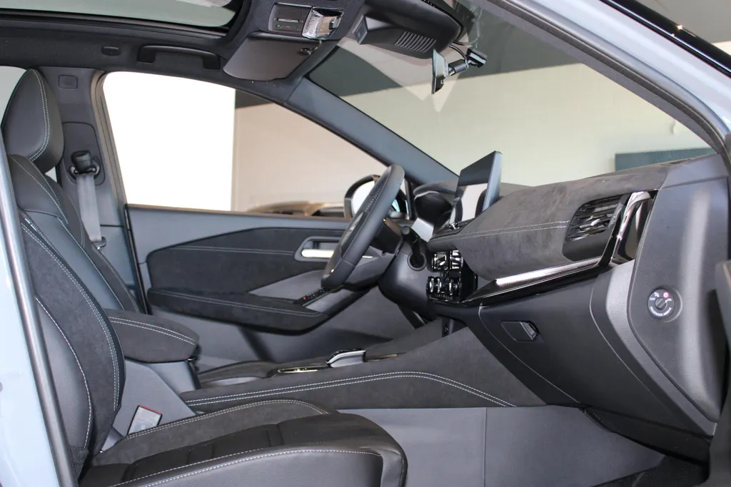 Nissan QASHQAI 1.5 e-Power N-Design *Pro-pilot*Google navigatie*Dodehoeksensoren*360grd Camera*parkeersensoren voor en achter*Climatecontrole*stoel-,stuur- en voorruit verwarming*Applecarplay&Androidauto*