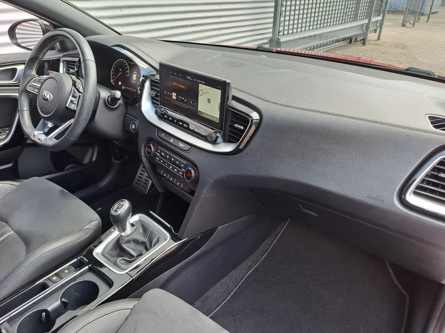Kia ProCeed 1.0 T-GDI GT-Line | Navigatie | Elektr. schuif/kanteldak | Camera | Apple Carplay/Android Auto Stoel en stuur verwarming | Sensoren