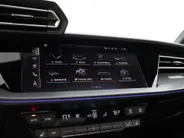 Audi A3 Sportback 45 TFSIe 272pk S-Tronic S edition Competition · Panoramdak · Camera · SONOS Sound · Head-Up Display · Matrix LED · Garantie t/m 28-09-2030 of 100.000km
