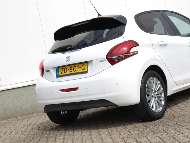 Peugeot 208 1.2 PureTech Signature | Airco | Navi | Park sens | Lm-Velgen