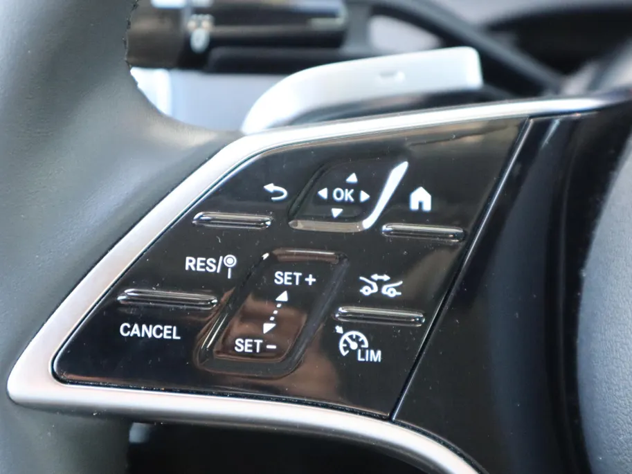 Mercedes-Benz E-Klasse 300 e Luxury Line