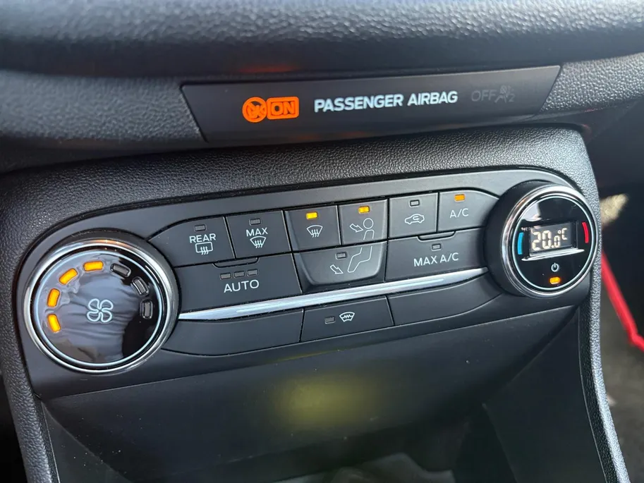 Ford Fiesta 1.0 EcoBoost ST-Line |Voorruitverwarming| Navigatie| Achterspoiler| 12 maanden Bovag garantie}
