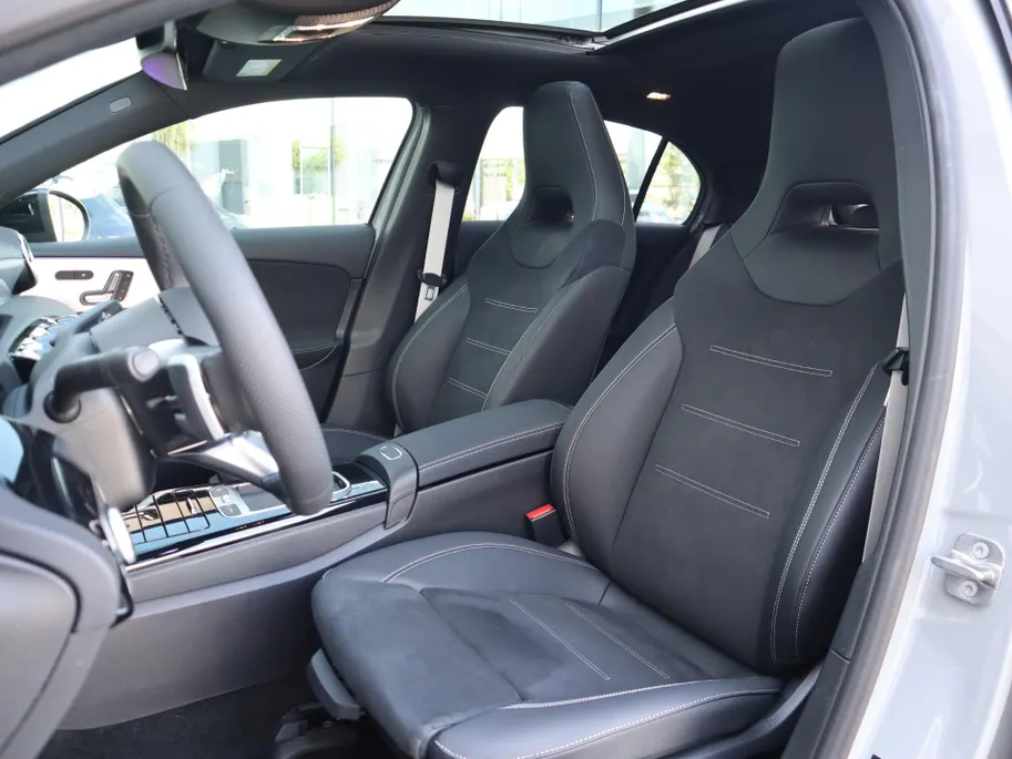 Mercedes-Benz A-Klasse 250 e 140 Year Edition l Keyless l Panoramadak l Memory
