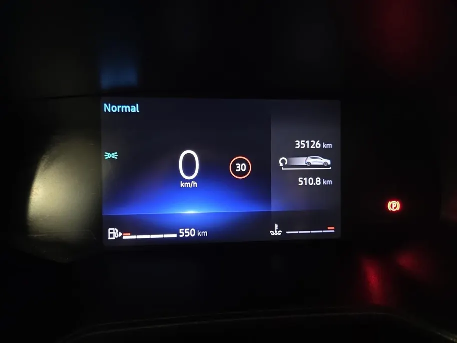 Renault Clio 1.0 TCe 90 GPF evolution | Carplay | Cruise Control | Bluetooth | Elektrische Spiegels | Parkeersensoren | Airco | 12 Maanden BOVAG Garantie |
