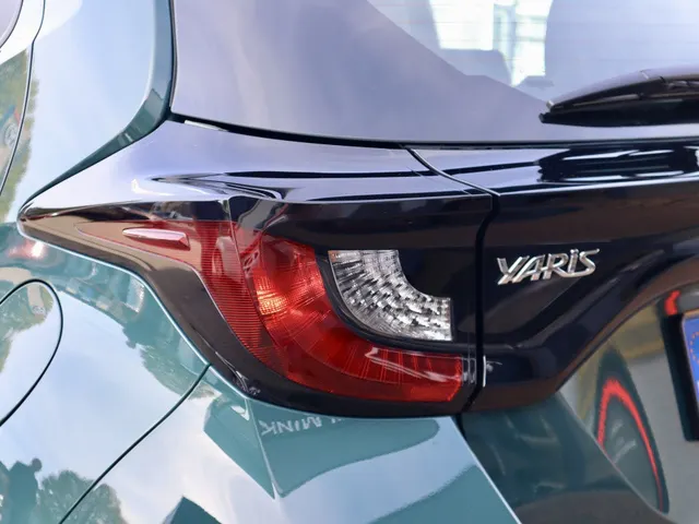 Toyota Yaris 1.5 Hybrid 115 Active Carplay | Adaptive Cruise | LM-velgen