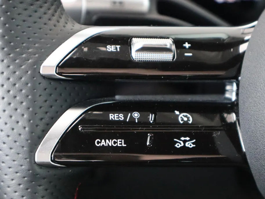 Mercedes-Benz CLA 200 Business Solution AMG