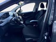 Peugeot 208 1.2 PureTech Allure Automaat | Climate / CruiseControl | All Season banden | 12 Maanden garantie!
