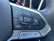 Volkswagen T-Roc 1.5 TSI R-Line Edition *Automaat*Navi via Carplay*Camera*Schuif/kanteldak*Climate Control*Adapt. Cruise Control*LM.Velgen*Zeer nette auto!