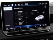 Volkswagen Tiguan 1.5eTSI/150PK R-Line Blackstyle DSG · Panoramadak · Trekhaak · Apple/Android Car Play · Camera · Garantie t/m 30-09-2030 of 100000km.