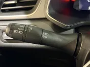 Renault Captur 145PK E-Tech full hybrid techno Automaat | 1ste Eigenaar | Google Built-in | Apple Carplay/Android Auto | Camera | Parkeersensoren | Lichtmetalen Velgen | LED Lampen | Digitale Cockpit | Licht & Regen Sensor | Armsteun |
