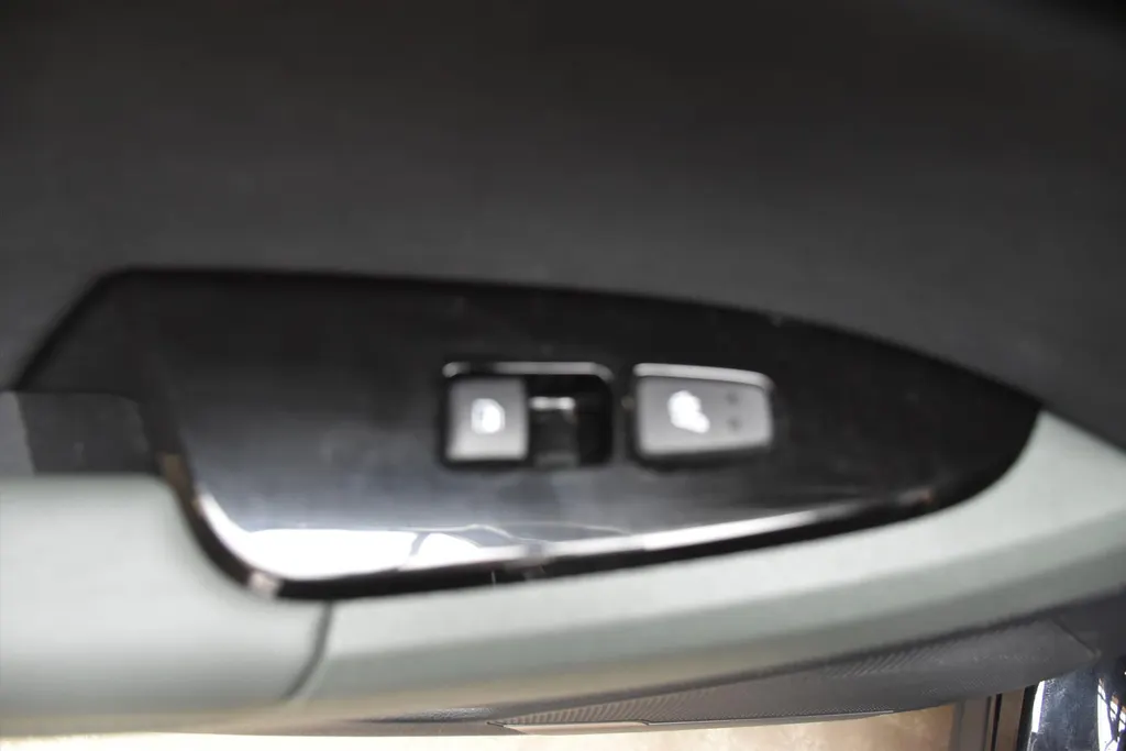Kia Sportage 1.6 T-GDi 230pk Hybrid AT6 Dark Edition