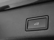 Volkswagen Golf variant Life Edition 1.5 eTSI 116 pk 7 versn. DSG · Achteruitrijcamera · draadloze telefoonlader · Trekhaak inklapbaar, met elektrische ontgrendeling ·
