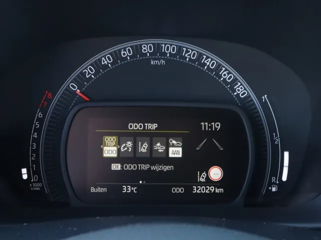 Toyota Aygo X 1.0 VVT-i MT Pulse Bi-tone | Carplay | All Seasons