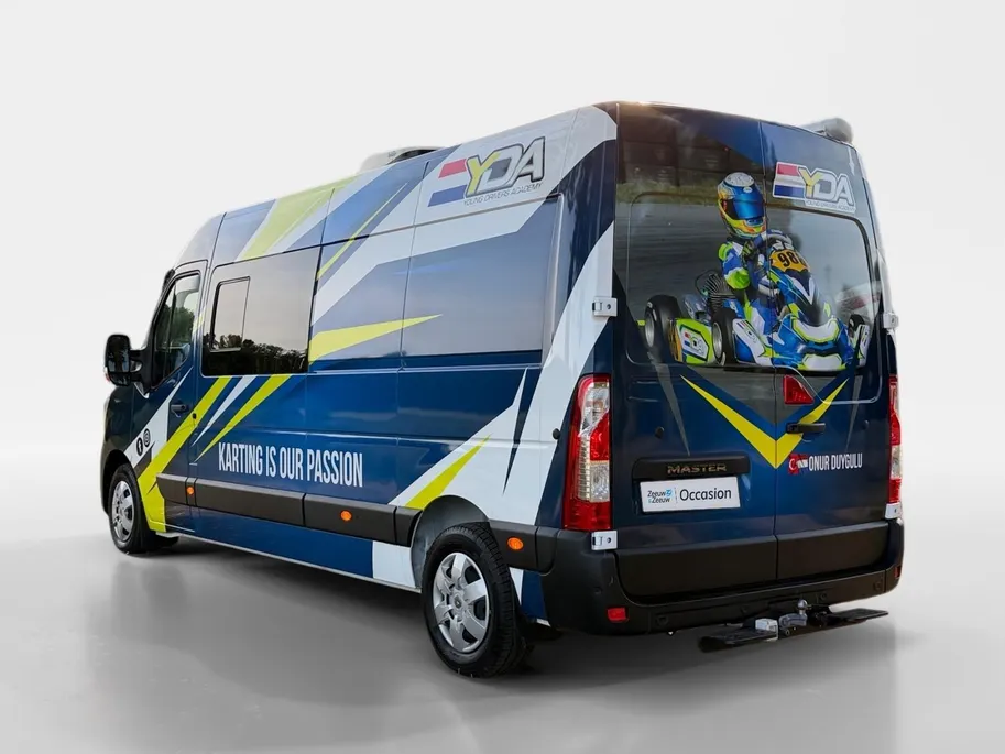 Renault Master T35 2.3 dCi 135 L3H2 Work Edition | Camper Edition | Motorsport Edition | Thule Omnistor Luifel | Airco in Leefruimte | TV | Koelkast | Magnetron | Volledig Bed | 2 Lederen Stoelen | DAB | LED Verlichting Leefruimte |