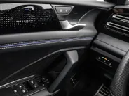 Volkswagen Tiguan 1.5 eHybrid 272pk DSG R-Line Edition · Panoramadak · Inklap. Trekhaak · 360 Camera · Leder Varenna · Matrix LED · Head-Up Display · Harman Kardon Sound · Garantie t/m 16-09-2030 of 100.000km