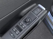 Volkswagen T-Roc 1.5eTsi/150PK R-Line · Trekhaak · Navigatie · Camera + Parkeersensoren · Stoelverwarming · Apple/Android Car Play · Garantie t/m 19-01-2028