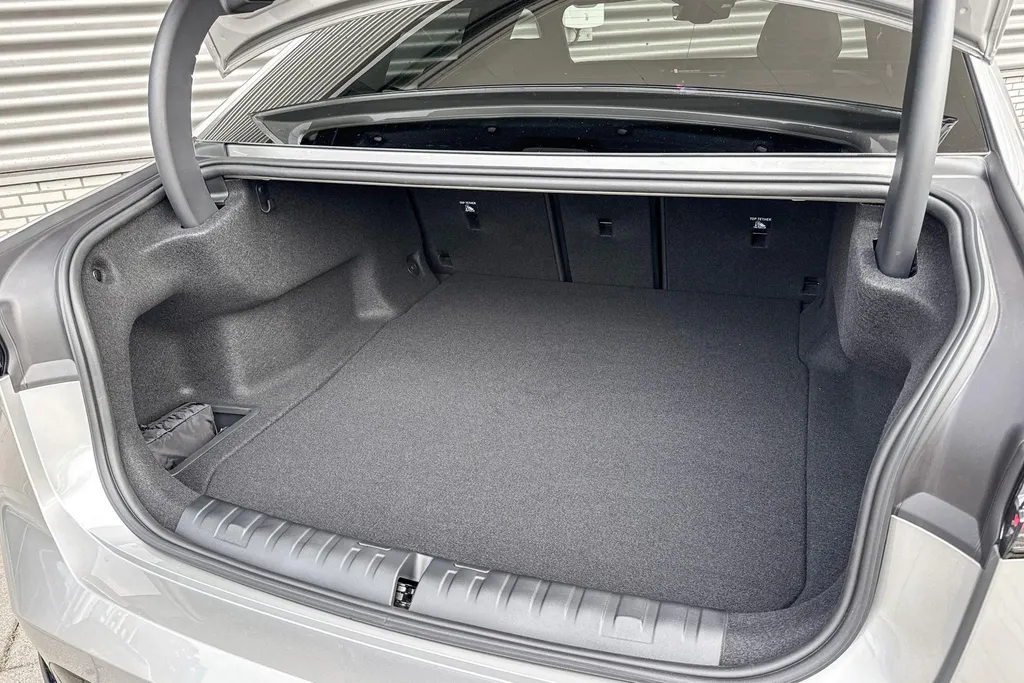 BMW i3 Sedan 50 xDrive First Edition 113.4 kWh