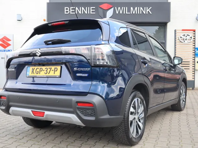 Suzuki S-Cross 1.4 BoosterJet Style Hybrid All Seasons | 360 camera | Leder