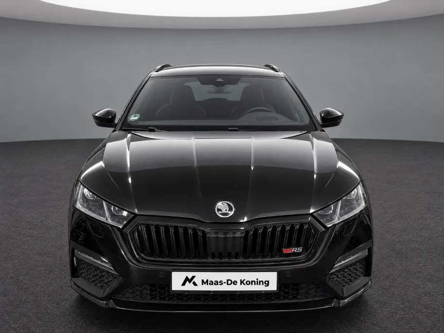 Škoda Octavia Combi 1.4 TSI 245pk DSG RS iV PHEV Business · SOH 94,5% · Camera · Wegklapbare Trekhaak · Elek. Voorstoelen · Stoelverwarming V+A · 19'' Inch · Apple/Android Car Play ·