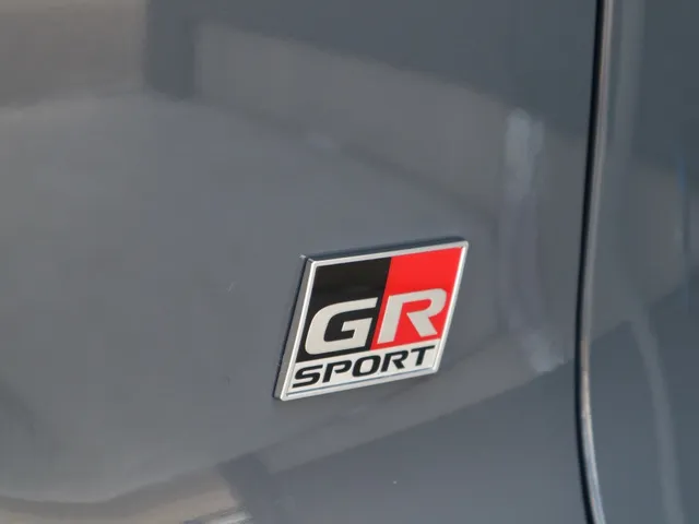 Toyota Corolla Cross Hybrid 180 GR Sport | Stoel/Stuur Verwarming | Blindspot