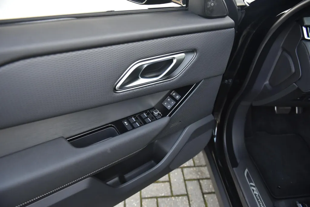 Land Rover Range Rover Velar P400e R-Dynamic SE